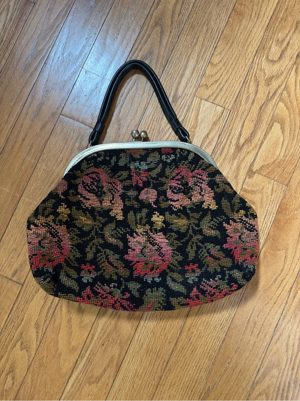 Vintage 50-60s Dova USA Floral Tapestry Needlepoint Carpet Bag Kiss Lock